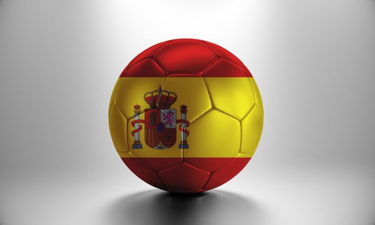 3d-soccer-ball-with-spain-country-flag-football-ball-with-spain-flag_603823-1340
